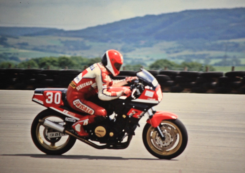 Colmar Berg 1985
Martin Wimmer auf Yamaha FZ 750
