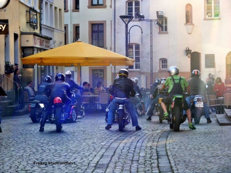 b_18_stadtrundfahrt.jpg