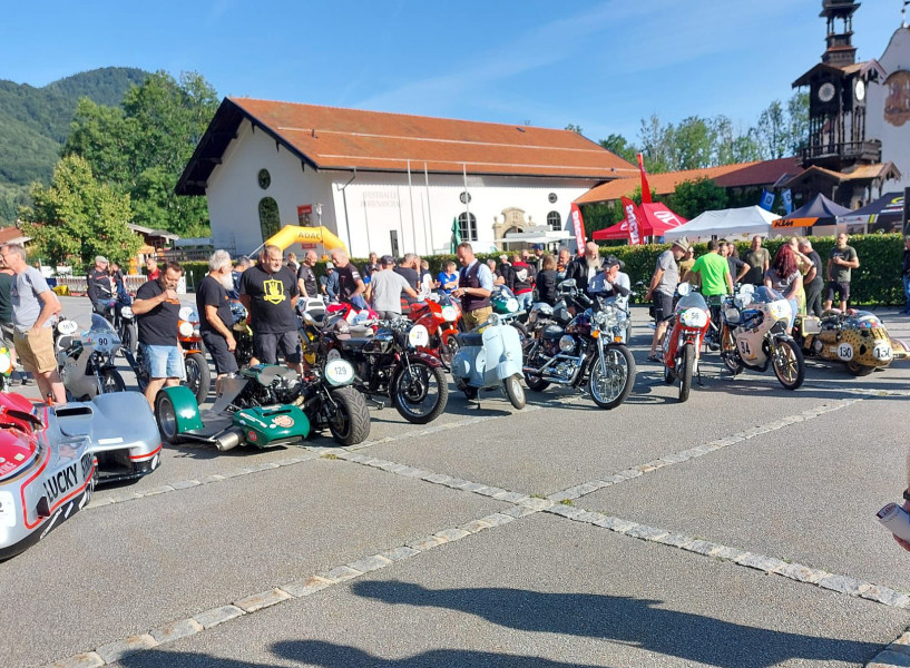  Andacht und Fahrzeugsegnung 
