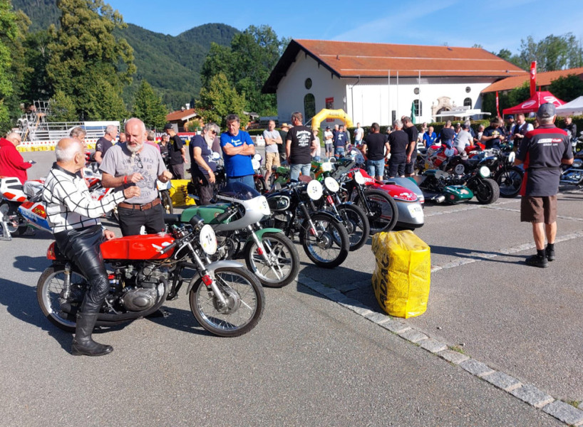  Andacht und Fahrzeugsegnung 

