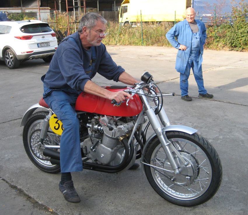 Treffen online de motorrad
