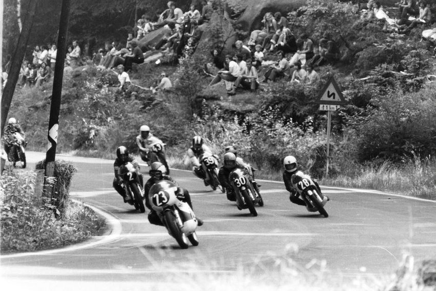 1975 Jicin 125ccm 23 Repiz Geza, 28 Lenk Jürgen, 30 Schnürer H J, 2 Havrda Zbynek, 39 Frohnmeyer Peter, 43 Zemsauer Johann 00