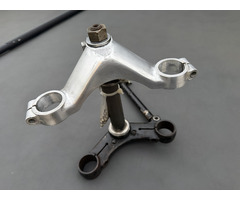 YAMAHA TD TR TZ GABELBRUECKEN MIT LENKUNGSDAMPFER