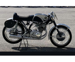 Suche Honda CB72 CB77 Rennmaschine und CYB Teile