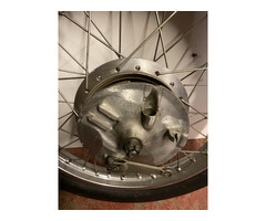 Vorderrad für Yamaha SR 250 SE, Trommelbremse, Steckachse. - 2