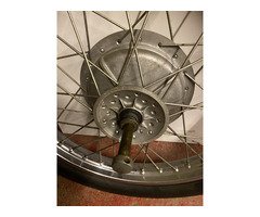 Vorderrad für Yamaha SR 250 SE, Trommelbremse, Steckachse. - 5