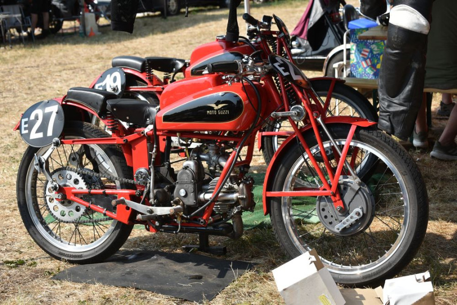 E27
 Carlo Breuer, Kürten
Moto Guzzi Albatros, 1949, 250 ccm

