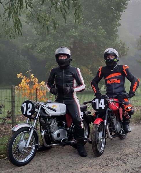 Boesenbiesen 2024 - 2x MD125
ANSELM Vater und Sohn am Vorstart - Klasse 1
